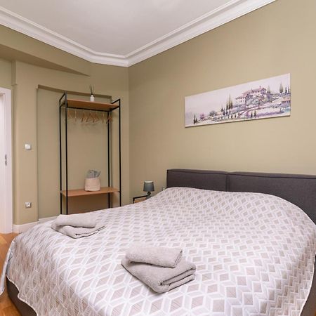 Stunning Luxury 3 Bedroom Apt In The Heart Of Town Sófia Exterior foto
